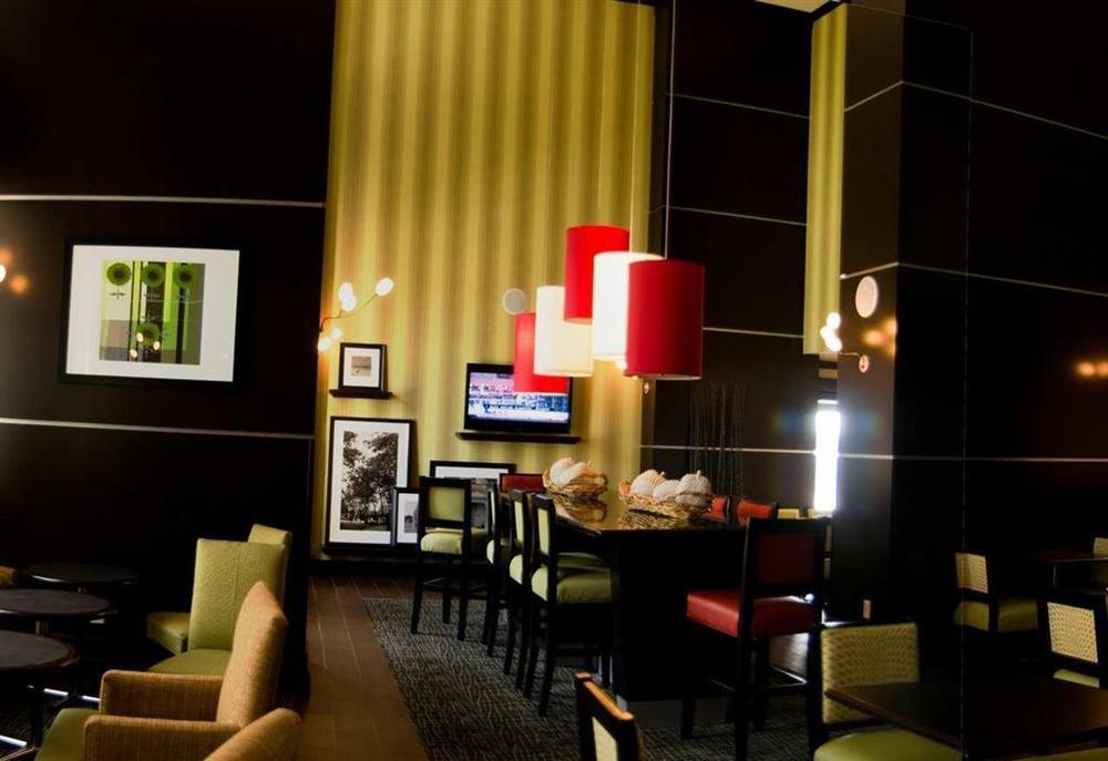Hampton Inn & Suites Houston/Лийг Сити Ресторант снимка