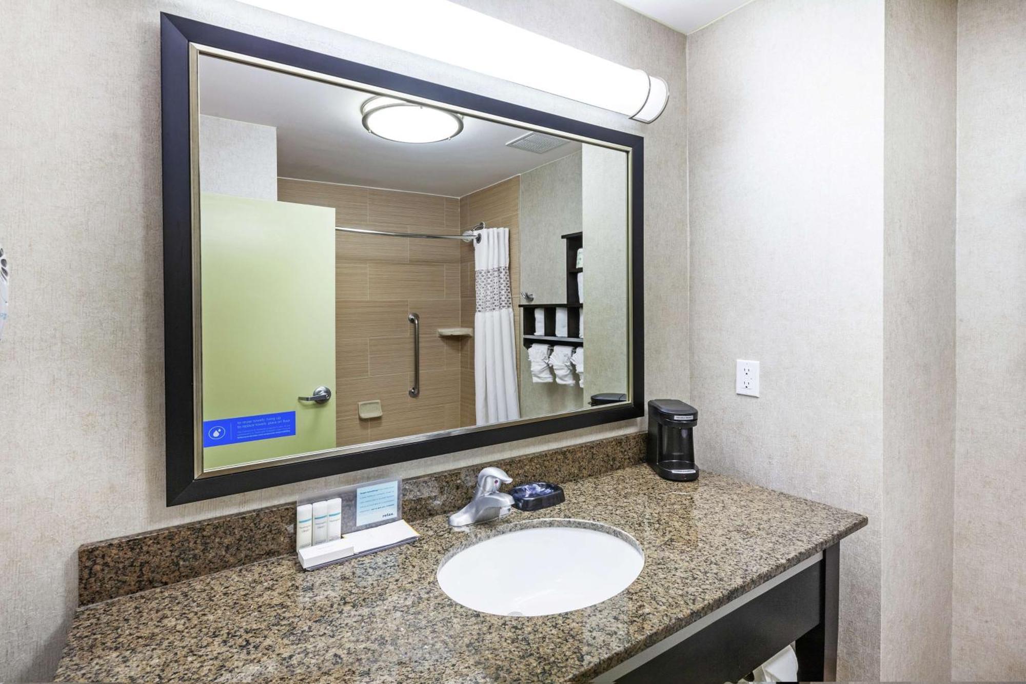 Hampton Inn & Suites Houston/Лийг Сити Екстериор снимка