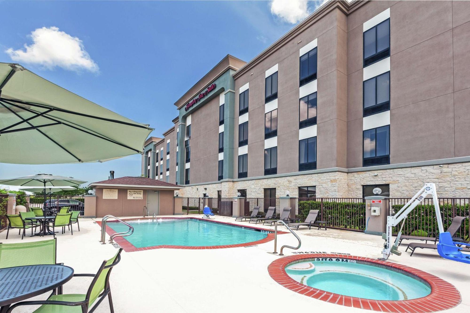Hampton Inn & Suites Houston/Лийг Сити Екстериор снимка