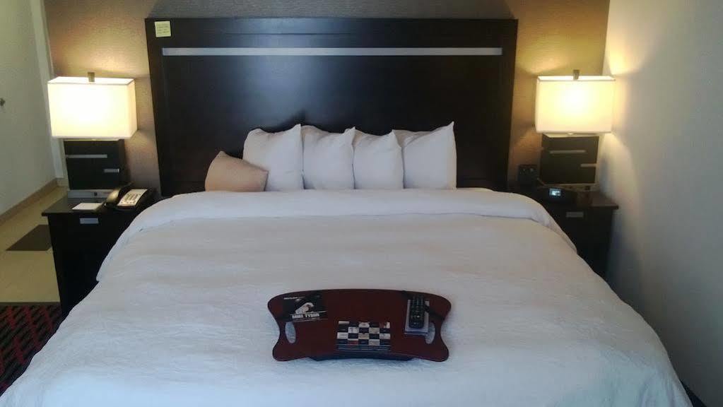 Hampton Inn & Suites Houston/Лийг Сити Екстериор снимка